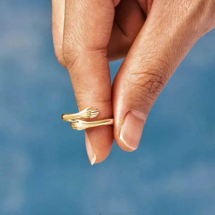 Gold Hug Ring Darcozza